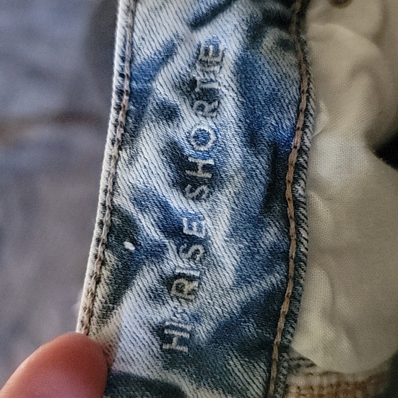 American Eagle Outfitters women's Hi-Rise Shortie shorts - Picture 3 of 6